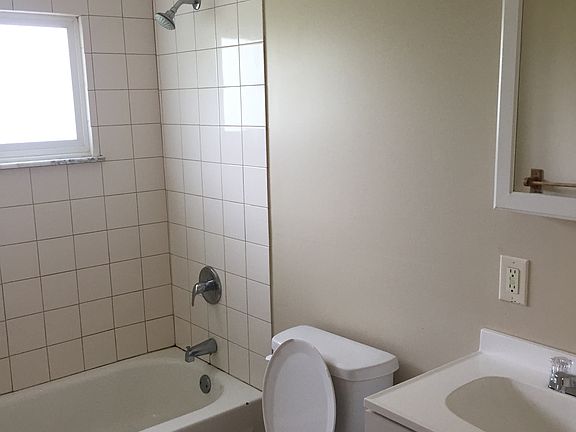 4th image of 253 S Weyant Ave