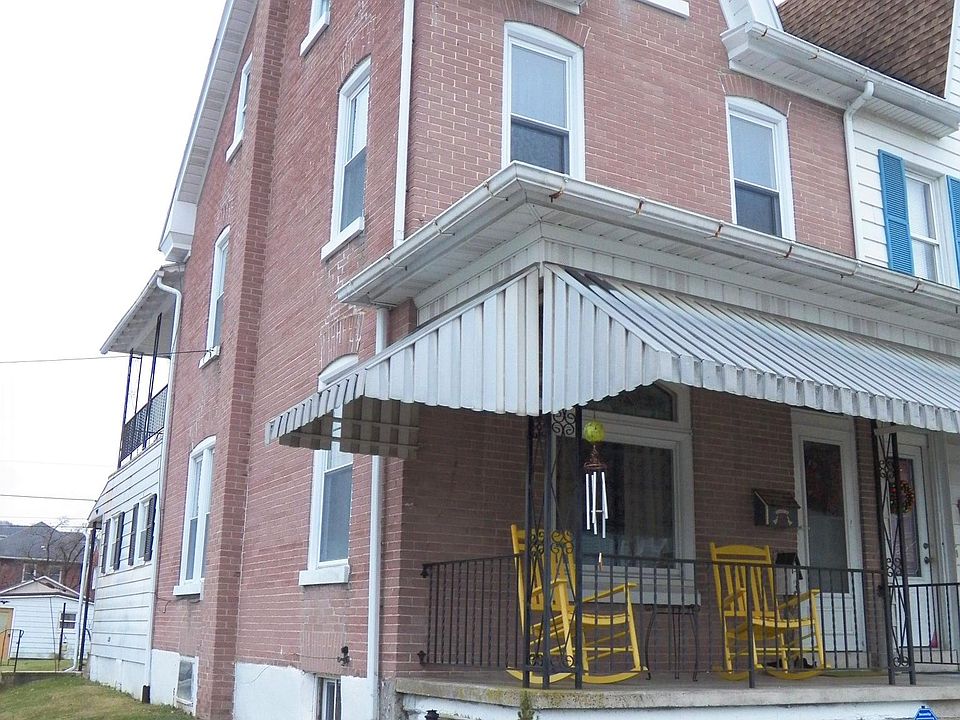 1st image of 132 E Washington St