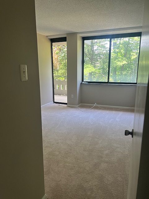 1st bedroom entry view from hallway.