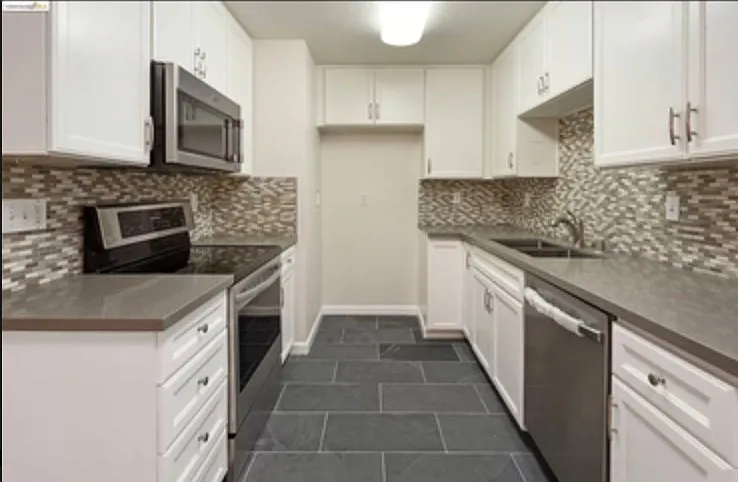 7283 Florin Mall Dr #14 — Photo 5