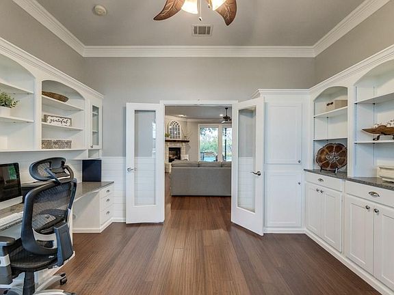 4th image of 1820 Crestland Dr
