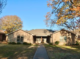 356 Park Brook Dr, Dallas, TX 75218
