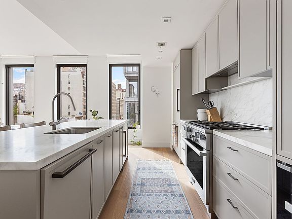 4th image of 540 6th Ave #5D