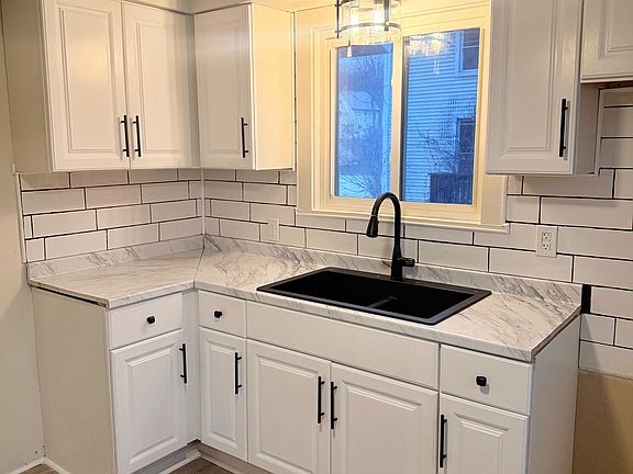 2nd image of 119 Orchard St