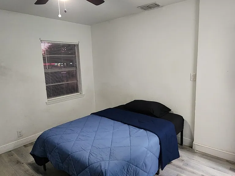 1605 N Gomez Ave — Photo 21