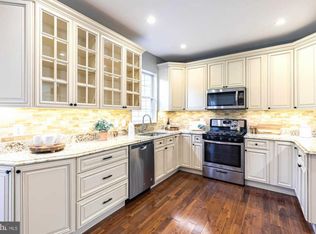 4656 Flatlick Branch Dr, Chantilly, VA 20151