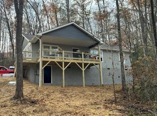 143 Country Bend Rd, Franklin, NC 28734