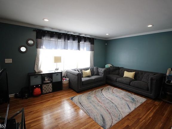 2nd image of 525 Wood Ave