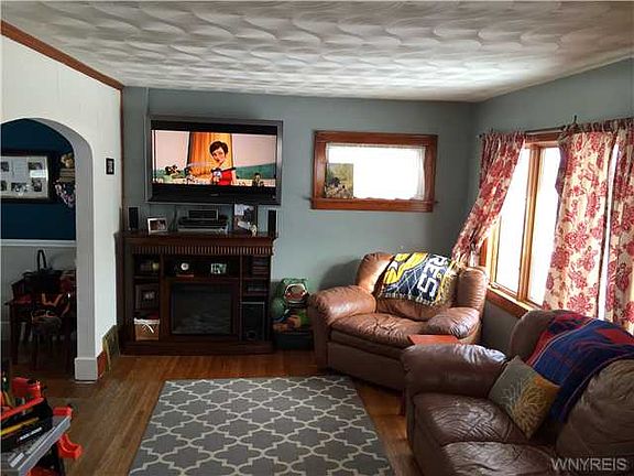 2nd image of 136 61st St