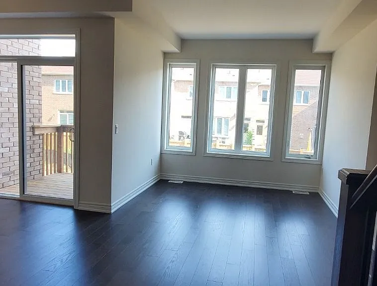 1071 Garner Rd E — Photo 5