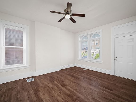 3rd image of 3822 S Compton Ave #3822