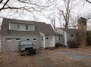 25 Seaman Neck Rd, Dix Hills, NY 11746