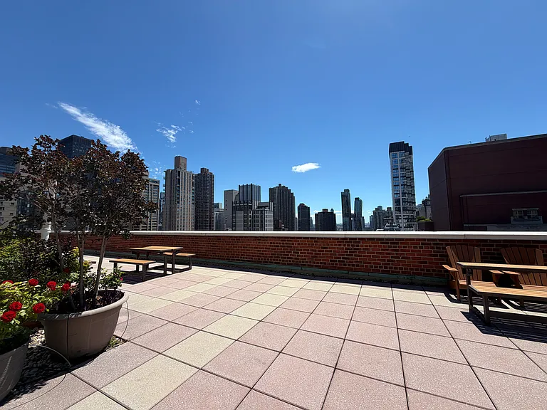 132 E 35th St #17F — Photo 12