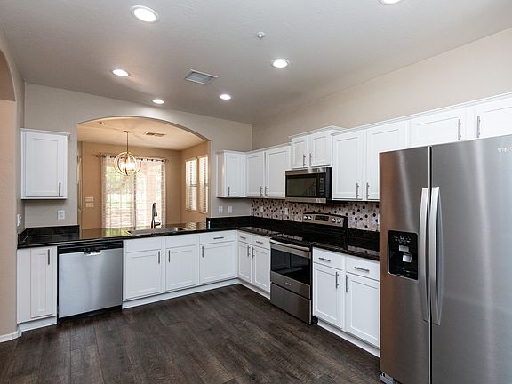 3301 E Meadowview-5_05052025