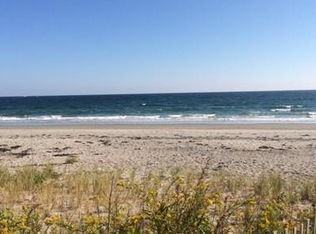 64 D St, Hull, MA 02045