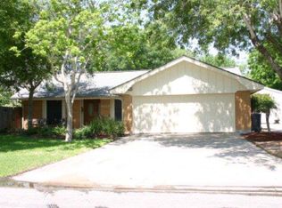 2007 Jackson St, Port Lavaca, TX 77979
