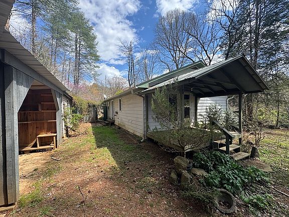 3rd image of 671 Greasy Creek Rd