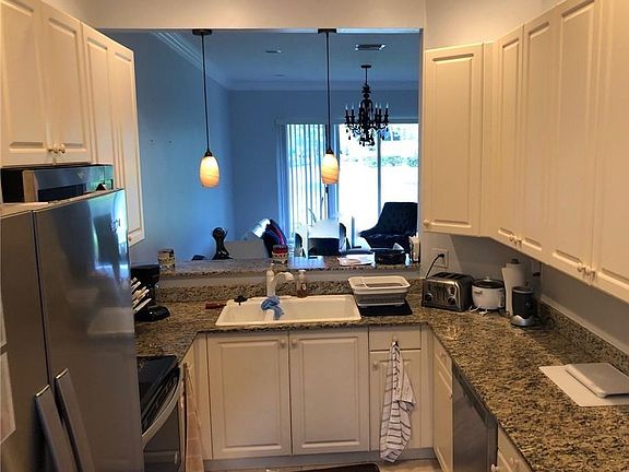 2nd image of 3330 Lakeside Dr