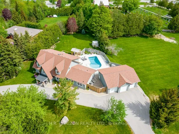 19 Mulock Dr, Bradford West Gwillimbury, ON L3Z 3K4