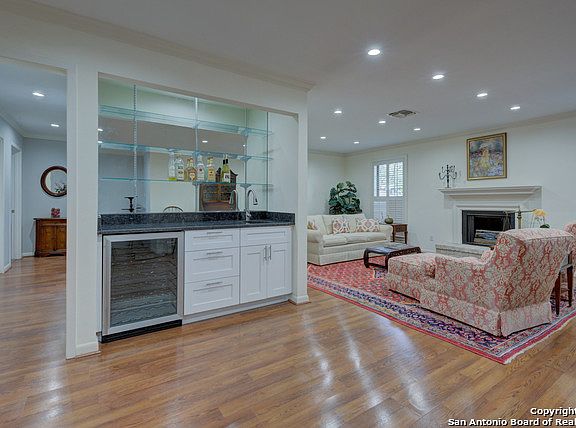 4th image of 2611 Eisenhauer Rd APT 902