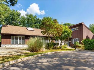 1 Cayuga Trl, Harrison, NY 10528