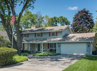406 E Green Tree Rd, Fox Pt, WI 53217