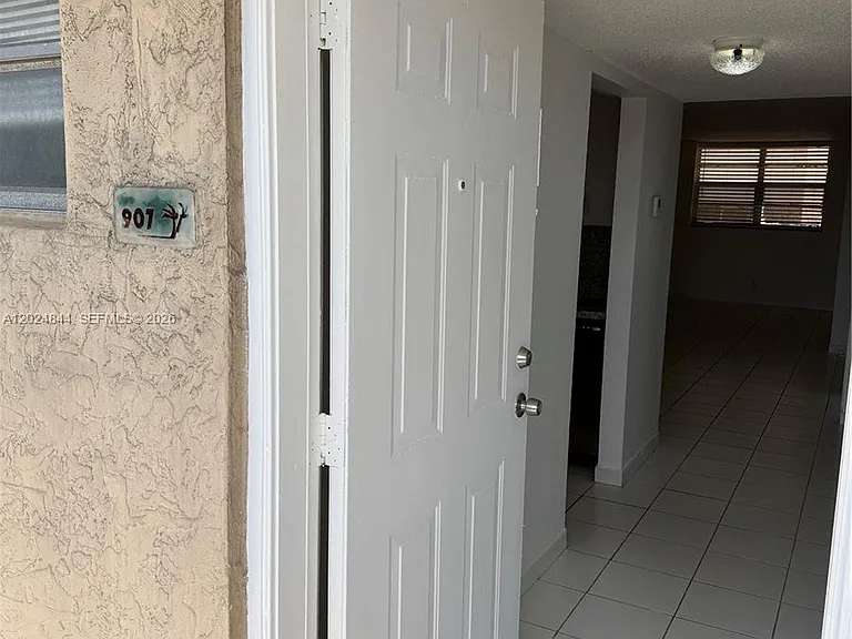 2903 N Miami Beach Blvd #907 — Photo 14
