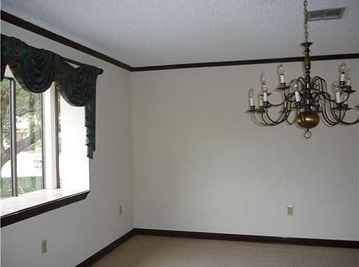 5th image of 901 Christana Pl