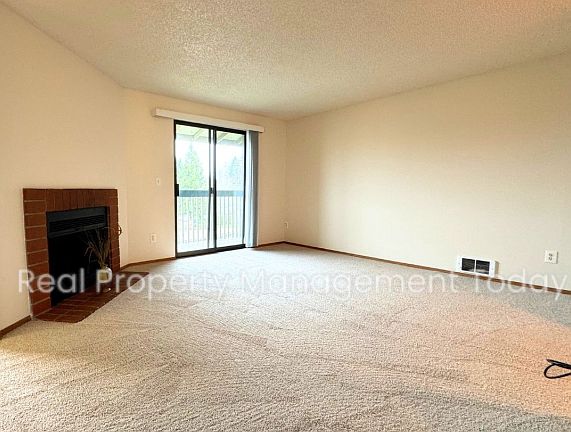3rd image of 9919 132nd Street Ct E APT C