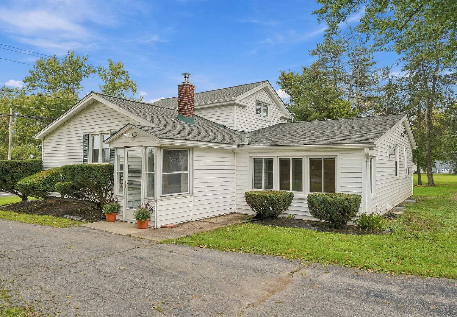 3 bed, 1.0 bath, 1962 sqft, $4,500 — Photo 4