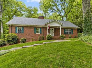 2651 Woodberry Dr, Winston Salem, NC 27106