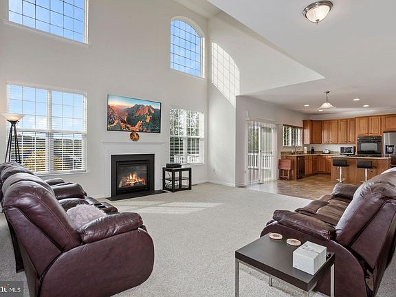 2nd image of 2830 Powell Dr
