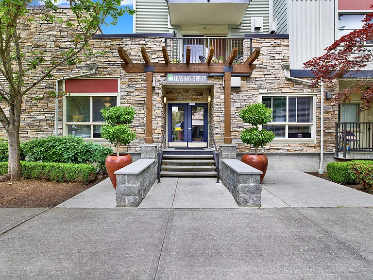 Delano — Photo 1
