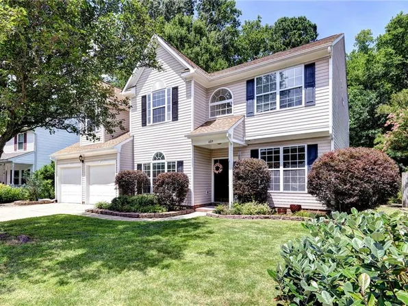 609 Robin Hood Dr, Yorktown, VA 23693