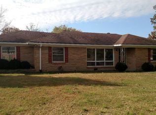 1301 Ellington Dr, Lafayette, TN 37083