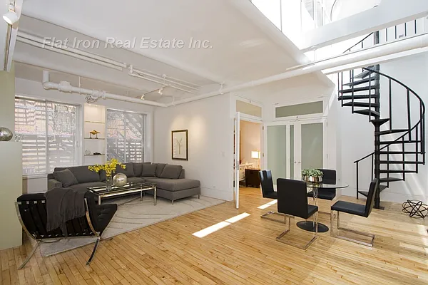 Sold by Flat Iron Real Estate | media 11