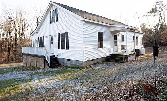 Nestled on a private lot this ranch home is. ready for you.