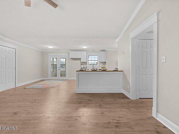 4th image of 103 Plantation Road