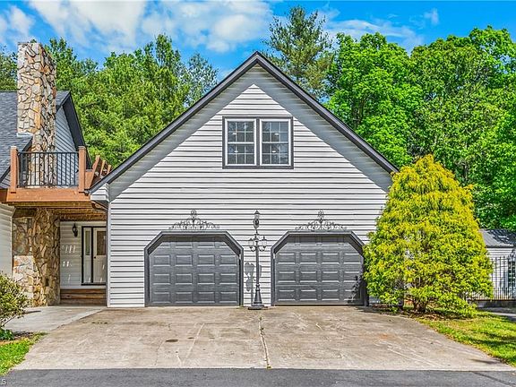 4th image of 949 Dav Rd