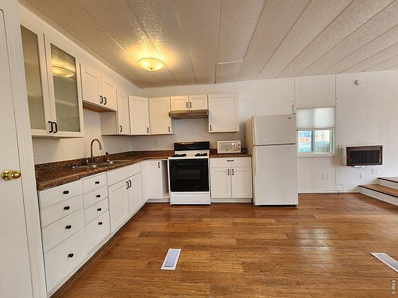 4th image of 5000 Butte St #107