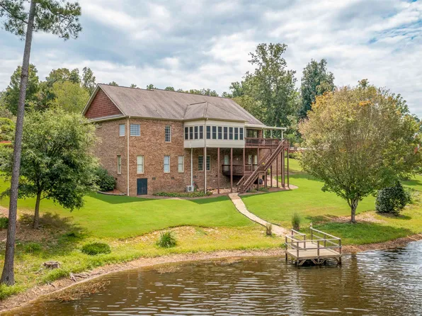 150 Pawnee Dr, Anniston, AL 36206