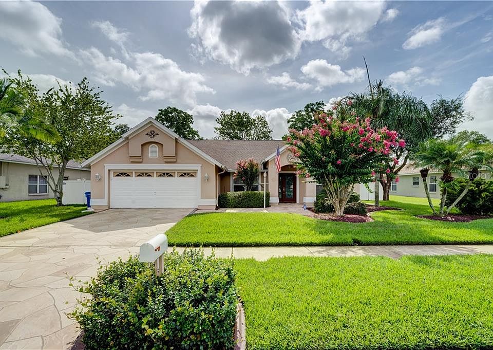 1st image of 14918 Rocky Ledge Dr