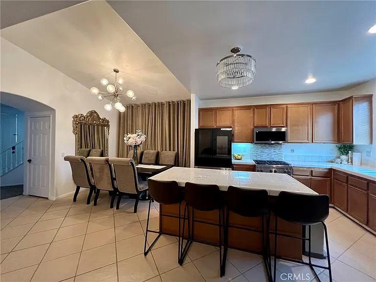 1148 Arrowhead Ave — Photo 5