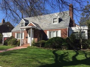 8066 Chevy Chase St, Jamaica, NY 11432