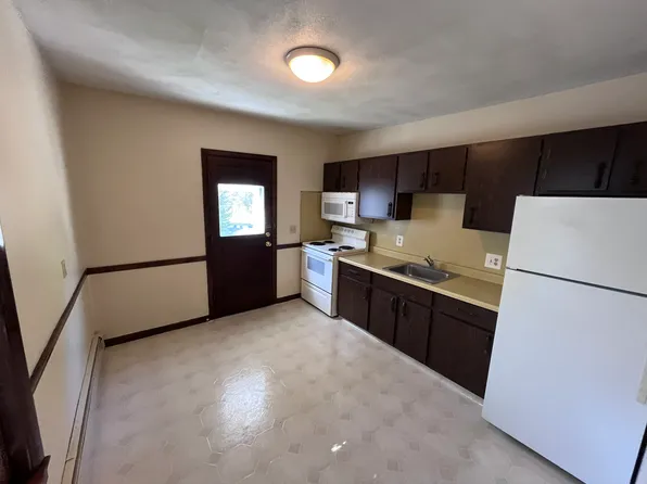 71 Faxon St #1, Newton, MA 02458