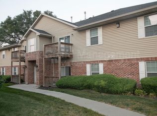 1005 Avenue K #8, Carter Lake, IA 51510