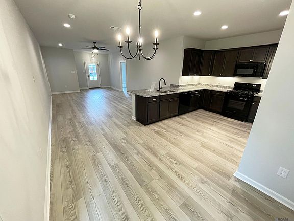 3rd image of 32538 White Bloom Ln