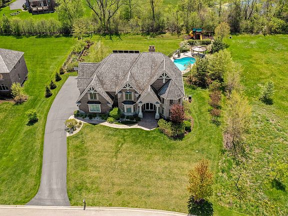 3rd image of 19909 W Stone Pond Ln