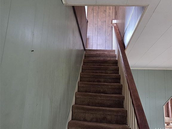 4th image of 381 S Middle St