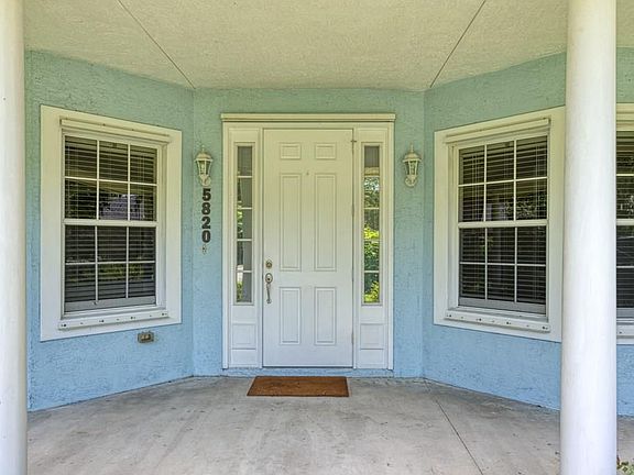 2nd image of 5820 40th Pl